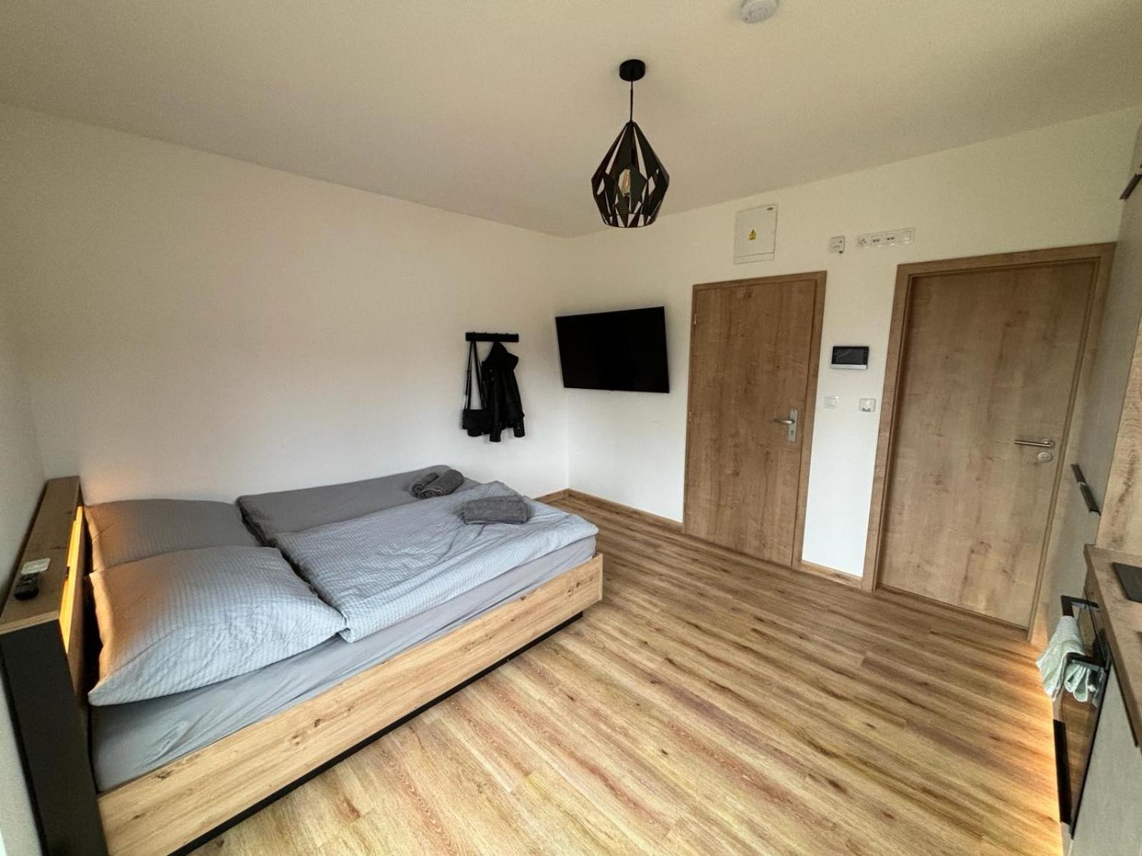 Apartmany U Plaze Lipna - Male Lipno Черна-в-Пошумави Экстерьер фото