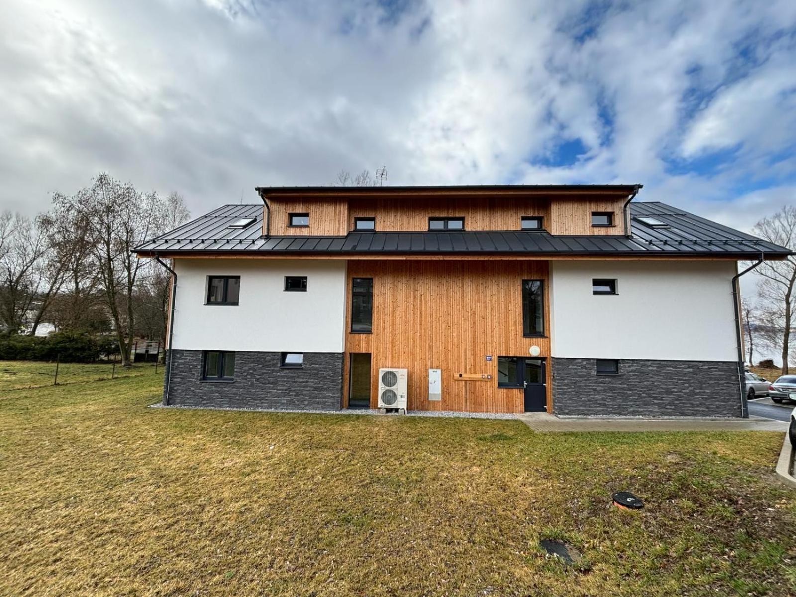 Apartmany U Plaze Lipna - Male Lipno Черна-в-Пошумави Экстерьер фото